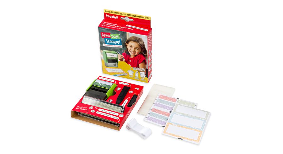 05189811_trodat_DeineDingeStempel_TYPO_School_Edition_DE_Freisteller_freigestellt_Packaging_Front_Inhalt_RGB_Inh.jpg